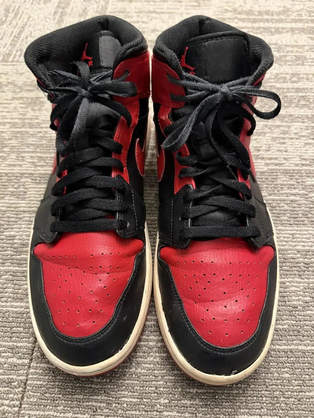 Nike Shoes Mens Size 12 Black Red Air Jordan 1 Mid Bred Sneakers 554724-074
